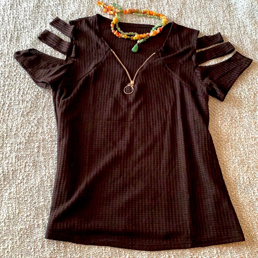 Cupcake brand Black top